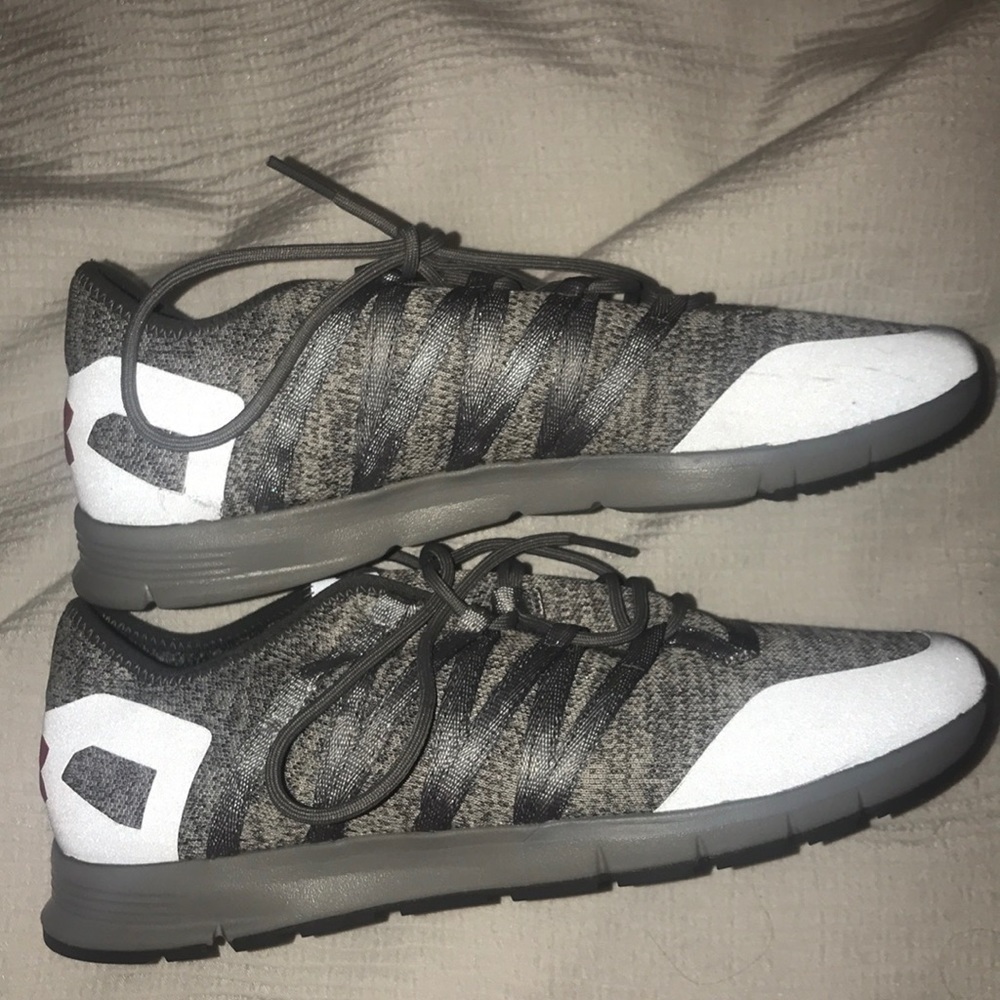 Men’s Under Amour Sneakers Size 9
